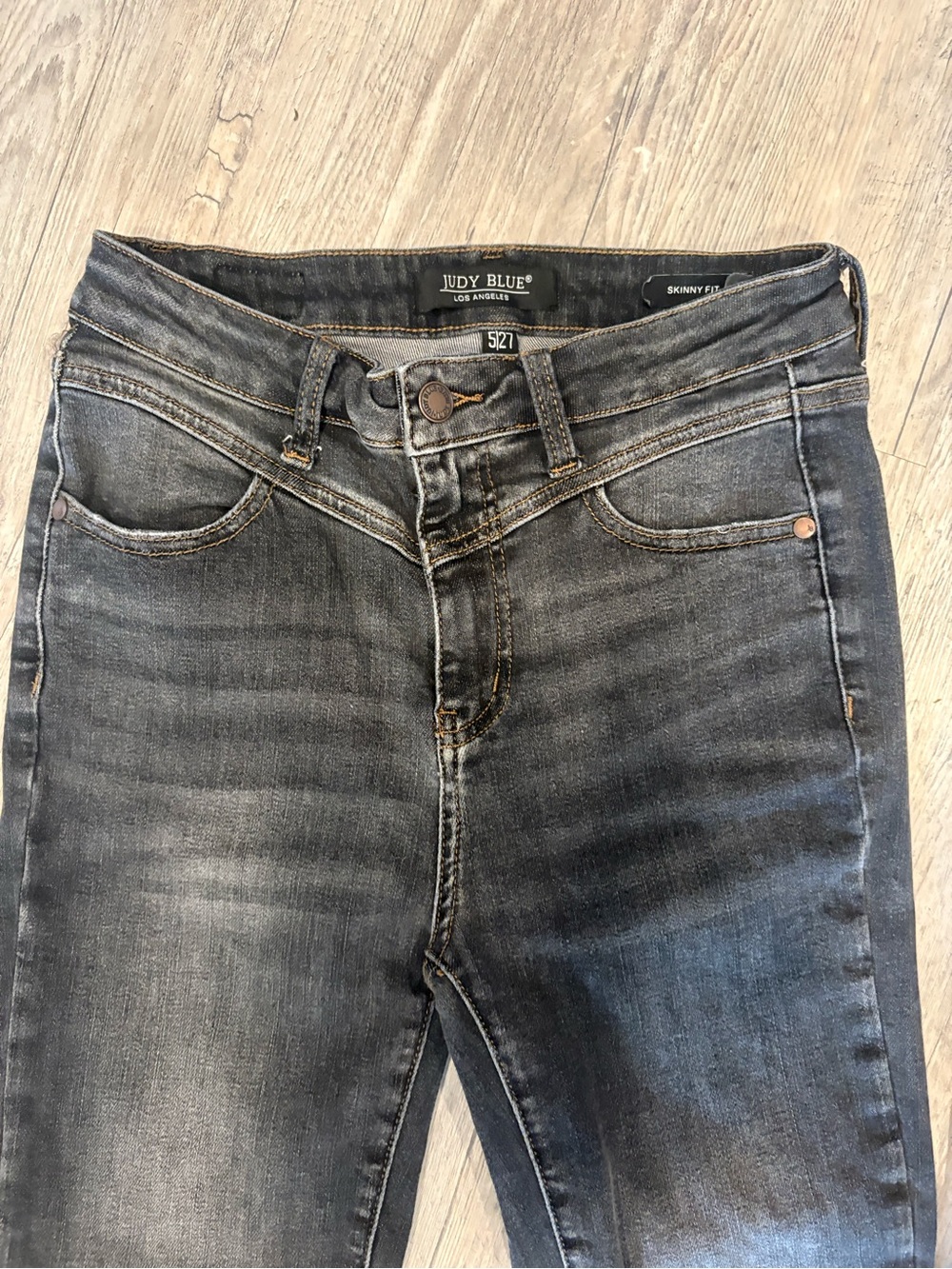 Judy Blue Women's Washed Black Skinny Jeans - Picture 3 of 7